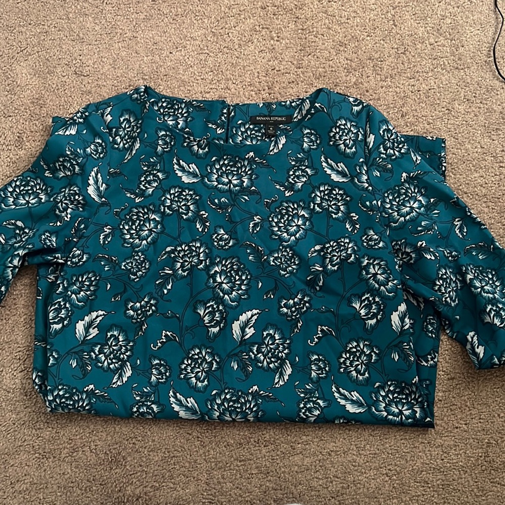 Bananas republic shift dress Mid thigh length